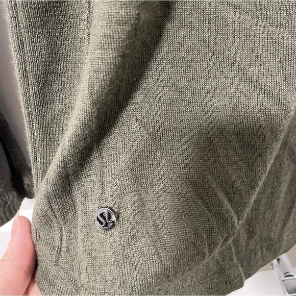 LULULEMON- Summit Stride Sweater
Heathered Core Ultra Light Grey - Picture 5 of 7